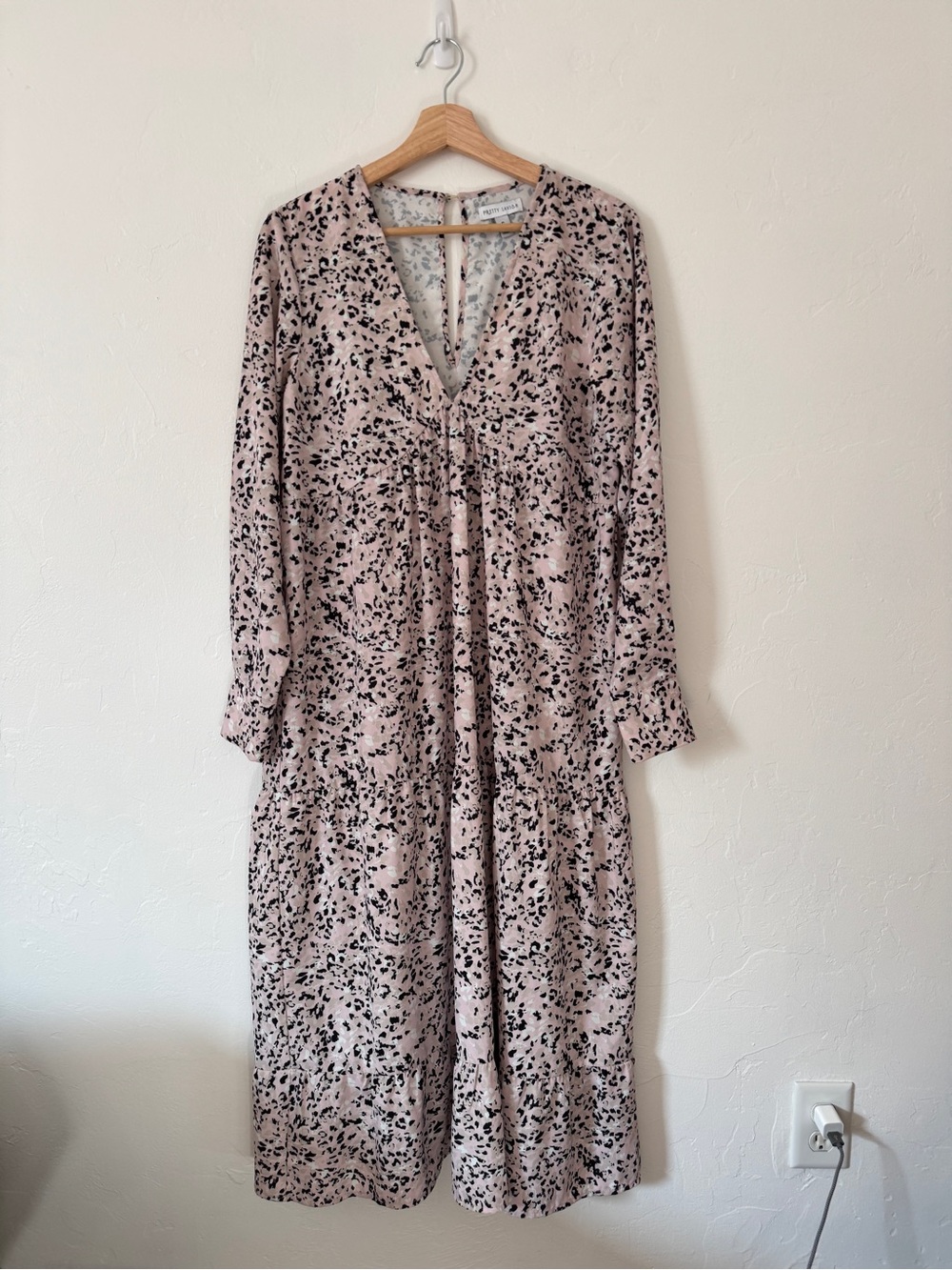 Blush Pink Leopard Printed V-Neck Maxi Dress